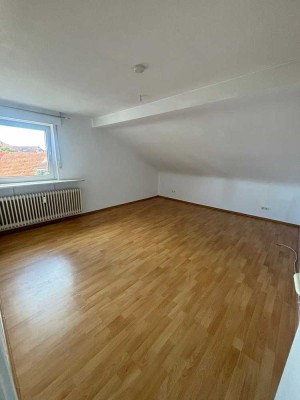 Charmante Dachgeschosswohnung mit flexiblen Räumen