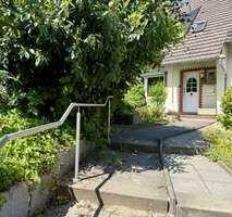 Schönes Reihenmittelhaus mit eigenem Zugang zum Bach