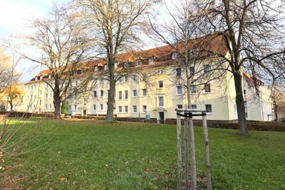 11 % Rendite, renovierte 3-Raum-ETW, 51m², DG, frei in ruhiger Lage von Ronneburg zum Kauf