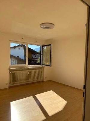 Sonnige 2-Zimmer-Wohnung mit eigenem Garten (100m²) in Siegsdorf zu vermieten