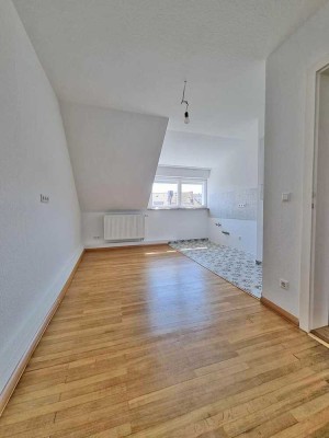 6406 - Sanierte 2-Zimmerwohnung mit Tageslichtbad in Mühlburg nähe Brahmsplatz!