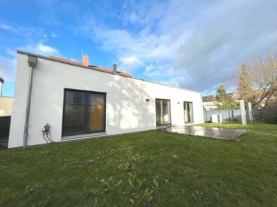 Luxuriöser Bungalow mit Garten & Stellplatz