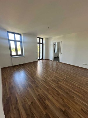 Helle 4-RW mit zwei Balkonen - modernes Bad mit Wanne & Dusche