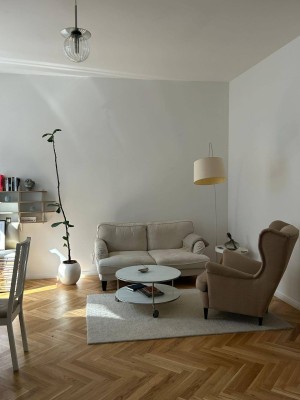 Helle, frisch renovierte Altbauwohnung in Top-Lage nahe Augarten