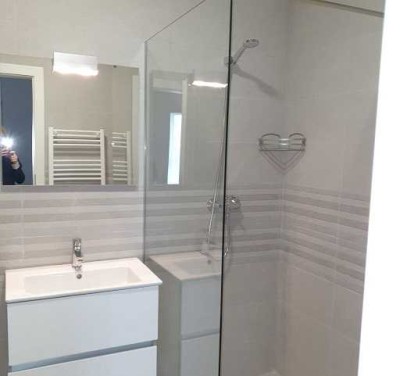 Erstbezug mit Balkon und EBK: Geschmackvolle 3-Zimmer-Wohnung mit lux. Innenausstattung