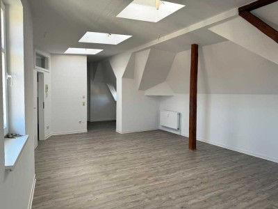 Frisch renoviert mit Einbauküche und Tageslichtbad
