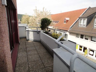 Ausgefallene ca. 111 m² als 2 1/2 Zimmer-Whg. mit 2 gr. Dachterrassen und Aufzug im Stadtzentrum