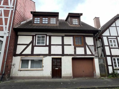 Historisches Fachwerk-Ein-/Zweifamilienhaus in zentraler Lage