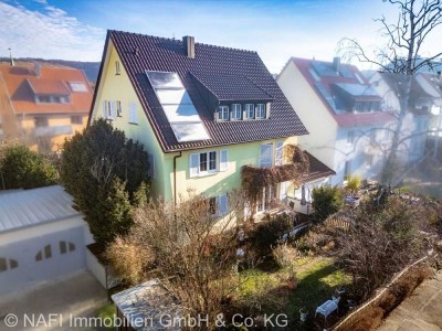 Sonnige Wohnlage*Zweifamilienhaus mit großem Garten und Doppelgarage in Bester Lage*