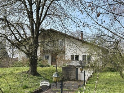 ''Sanierungsbedürftiges EFH mit großem Grundstück''