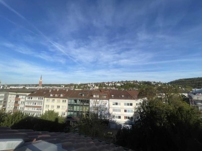 Schöne 1,5-Raum-DG-Wohnung mit Terrasse und Einbauküche in Pforzheim