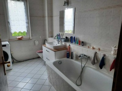 2-R- Wohnung mit Balkon und Lift in TOP-Zustand zu vermieten !