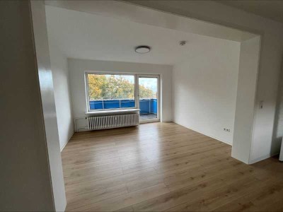Nachmieter gesucht! Schöne helle und großzügige 3 Zimmerwohnung mit Balkon zum 01.12.2025!