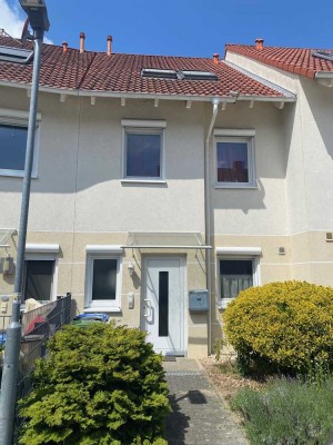 Platzwunder ! Großes RMH in schöner und ruhiger Ortsrandlage im Neubaugebiet von Bickenbach