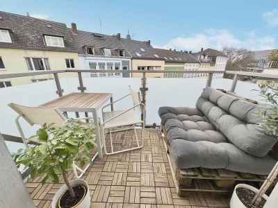 Lichtdurchflutete, helle Wohnung mit toller Innenausstattung, Balkon und Einbauküche.