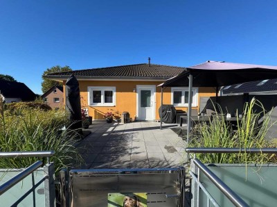 Zentral gelegene 3 Zi.- Dachterrassenwohnung mit Klimaanlage (ca. 1.490,- inkl. sämtlicher NK)