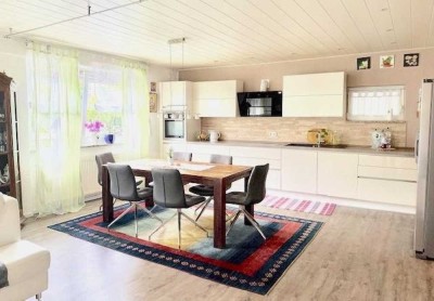 Seltene Gelegenheit: 3-Zimmer Wohnung im EG+Garage+2 weitere Stellplätze+Garten