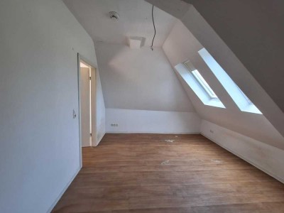 Helle 2,5 ZKB Wohnung mit Balkon ab 01.09/15.09.2025
