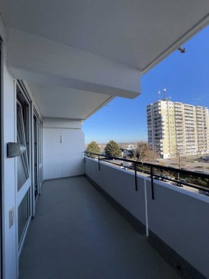 Helle 1-Zimmer-Wohnung mit EBK & Balkon inkl. Stellplatz in Frankfurt - Barrierefrei!