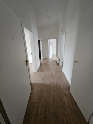 Sanierte und gut geschnitten Altbauwohnung in zentraler Lage