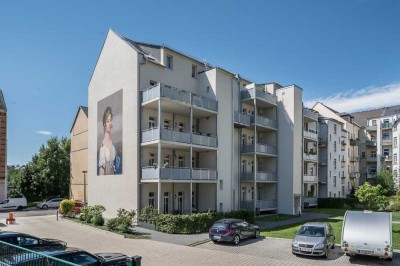 4 Zimmerwohnung mit Terrasse, Kaminanschluß, 2 Bädern und Stellplatz