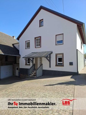 TOP-KAPITALANLAGE
Einfamilienhaus mit Einliegerwohnung