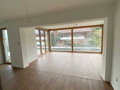 Exklusive 3-Raum-Terrassenwohnung mit Penthouse Charme und Weitblick in die Pfalz