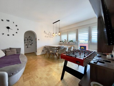 Renoviertes Wohngefühl mit Loggia!