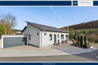 Modernes Wohnen auf einer Ebene! Neuwertiger Bungalow auf sonnigem Eckgrundstück!