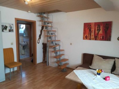 ruhige 2-Zimmer-Maisonette-Wohnung in KR-Inrath