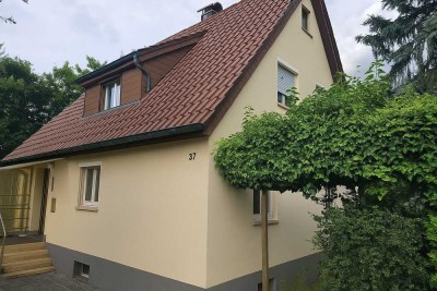 „Omas Häusle“ in begehrter Ortsrand Lage (Eisl. Nord) optimal für einen „Do-it-yourself Handwerker“