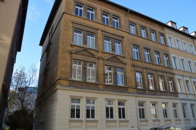 Wunderschöne Altbau-Wohnung mit Stuck und Holzdielen