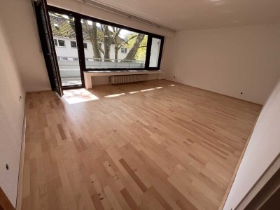 3 Zi.-Wohnung mit zwei Balkonen und Einbauküche im Briller Viertel / Trassennähe