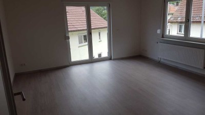 Bezug kurz nach Sanierung: attraktive 3,5-Zimmer-Wohnung mit Einbauküche und Süd-Balkon