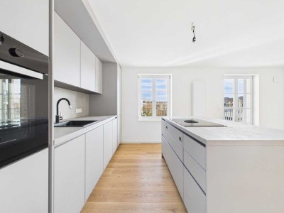 zum Erstbezug: Exklusive 3 -Zimmer Wohnung mit Küche und Balkon direkt am Gärtnerplatz