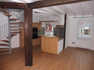 Traumhafte Maisonette Wohnung mit großem Balkon und offenem urbanem Grundriss