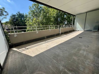 Mitten in der Au und ganz ruhig: tolle Wohnung mit gr., sonnigen S-Blk. zum Innenhof