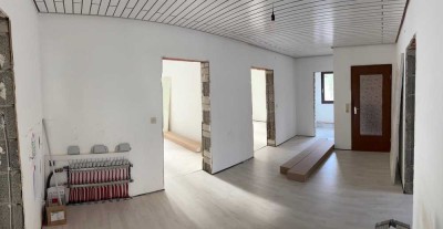 Helle 4,5-Zimmer-Wohnung mit Südterrasse nach Sanierung