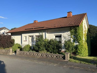 Einfamilienhaus mit großem Garten