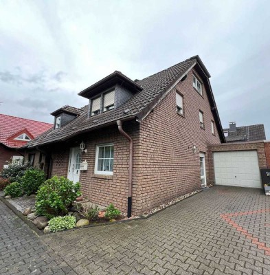 Einfamilienhaus i. d. Spielstraße mit 4 Zimmern – Garten, Sauna, Kamin