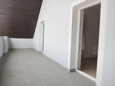 Großzügige 3-Zimmer-Wohnung mit Loggia – hell und stadtnah