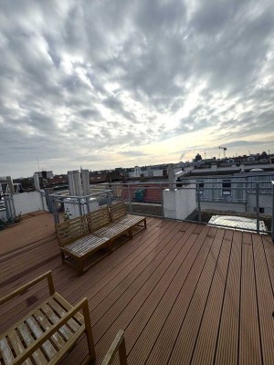 4 Zimmer Penthouse Wohnung mit Blick über ganz Berlin (WG möglich)