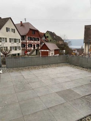 Helle Wohnung mit Seesicht, EBK, Terrasse und Balkon in Sipplingen