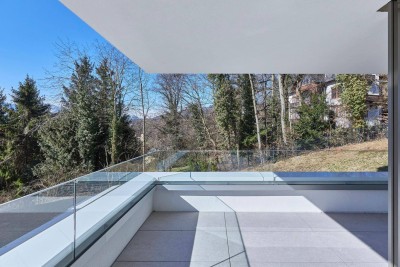 VERMITTELT - 3 Schlafzimmer - 50 m² Wohnzimmer - 47 m² Terrasse - Seeblick - Villengegend - 2 TG-Stellplätze - ab sofort