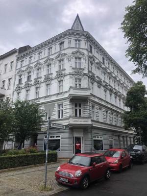 Exklusive, modernisierte 1-Zimmer-Wohnung mit Einbauküche in Berlin