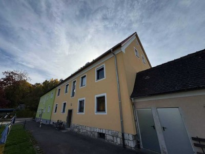 Top sanierte 2-Zimmer-Wohnung mit Solaranlage, Gartenanteil & Kellerabteil - sofort bezugsfrei