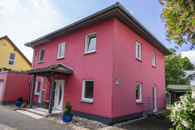 Seltene Gelegenheit: Stilvolle Stadtvilla in 2. Reihe mit Top-Energieeffizienz!
