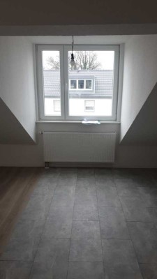 Renovierte Dachgeschosswohnung mit Loggia nähe Rurbad Düren, auf wunsch mit Stellplatz