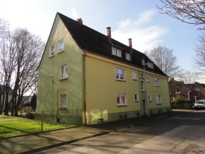 Renoviert und bezugsfertig... Schöne 2-Zimmerwohnung mit Vinylboden in ruhiger Lage!