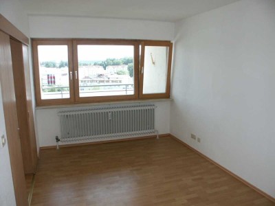 Helle 2-Zimmer Wohnung im 8. OG mit Balkon in Traunreut